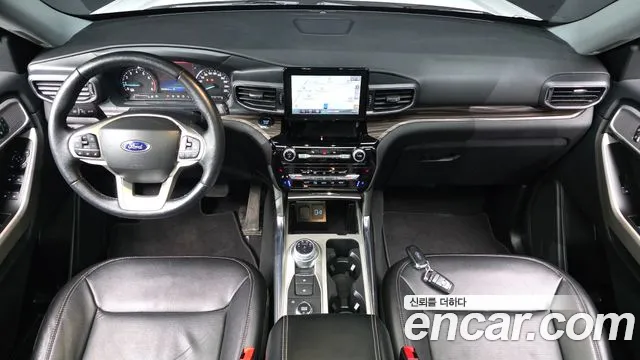 Ford Explorer — Фото автомобиля 7
