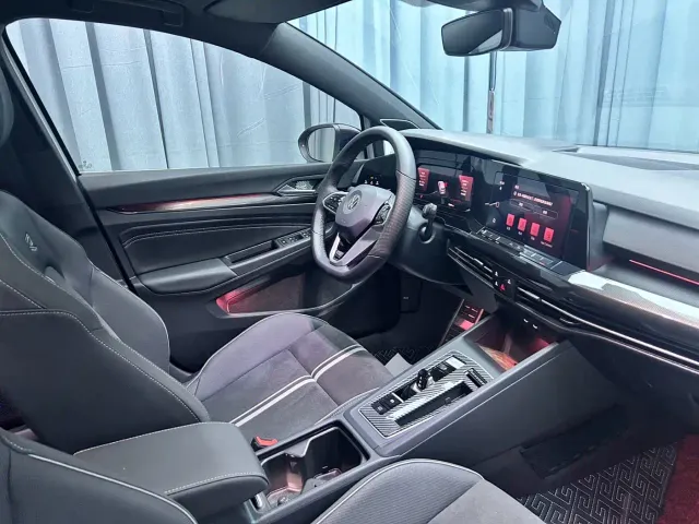 Volkswagen Golf — Фото автомобиля 13