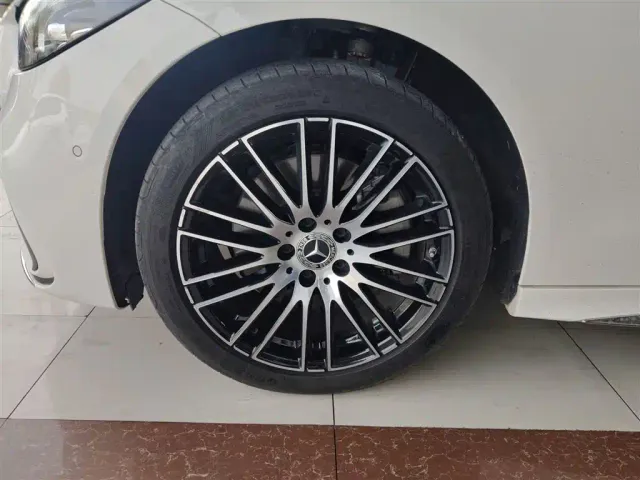 Mercedes-Benz C-Class — Фото автомобиля 24