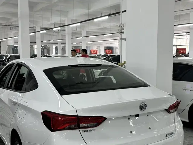 Buick Verano — Фото автомобиля 5