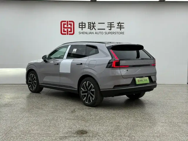 Volvo XC70 Plug-in Hybrid — Фото автомобиля 3