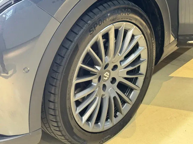Leapmotor C11 — Фото автомобиля 26