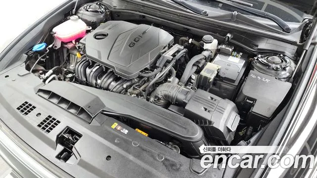 Hyundai Grandeur Grandeur (GN7) 2.5 Бензин 2WD — Фото автомобиля 6