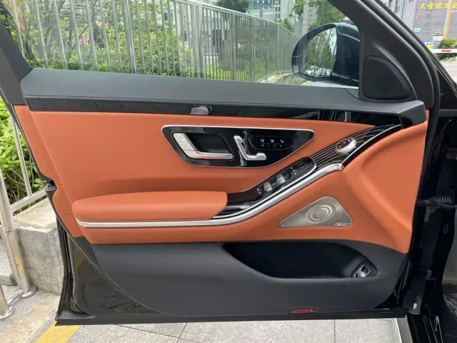 Mercedes-Benz S-Class — Фото автомобиля 10