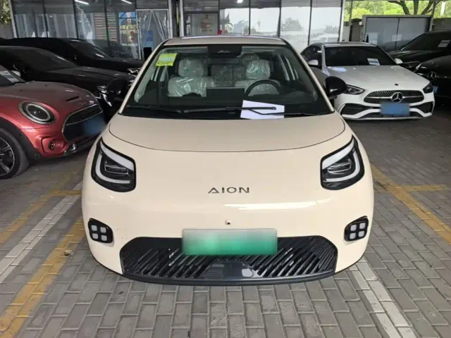GAC Aion UT — Фото автомобиля 2