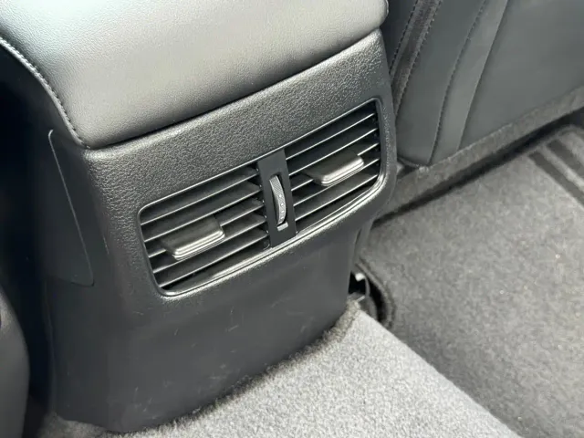 Mazda Axela — Фото автомобиля 17