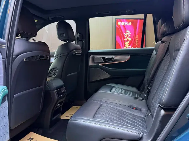GAC Trumpchi GS8 — Фото автомобиля 9