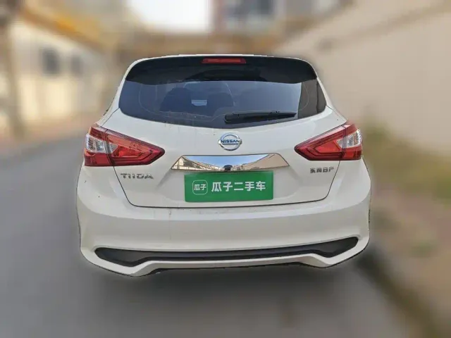 Nissan Tiida — Фото автомобиля 5