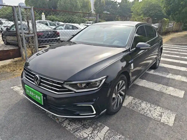Фотография автомобиля — Volkswagen Magotan
