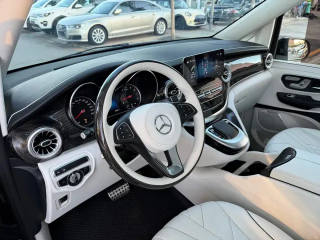 Mercedes-Benz V-Class — Фото автомобиля 9