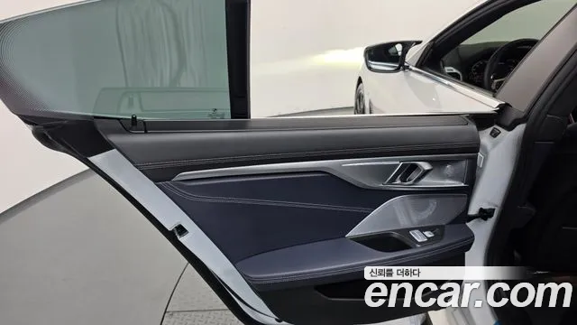 BMW 8-Series — Фото автомобиля 21