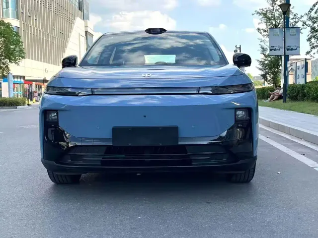 Leapmotor B10 — Фото автомобиля 2