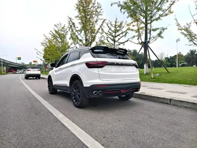 Geely Binyue — Фото автомобиля 6