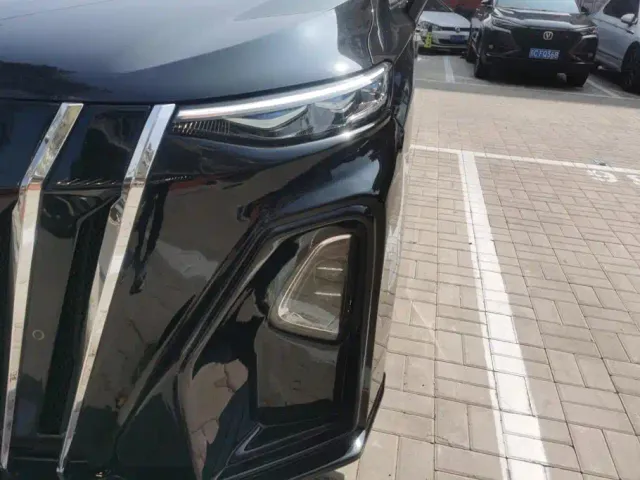 Bestune Besturn M9 — Фото автомобиля 5