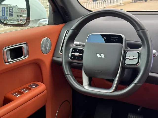 Li Auto L7 — Фото автомобиля 16