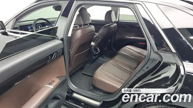 Hyundai Grandeur Grandeur (GN7) 2.5 Бензин 2WD — Фото автомобиля 13