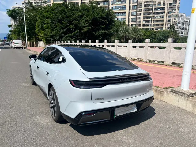 Geely Galaxy E8 — Фото автомобиля 7