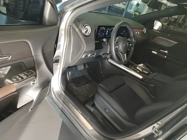 Mercedes-Benz EQA — Фото автомобиля 20