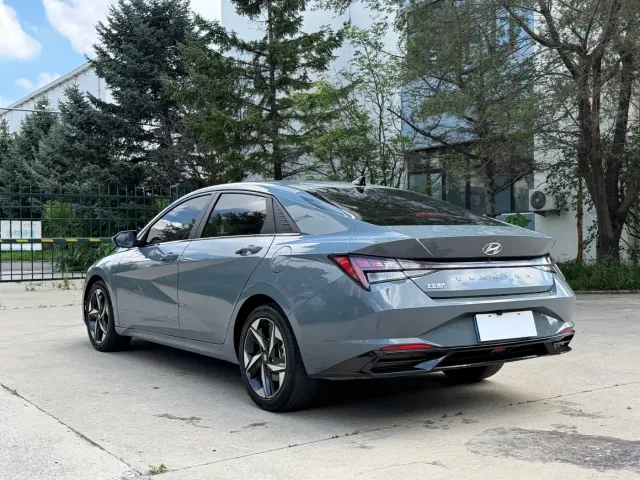 Hyundai Elantra — Фото автомобиля 7