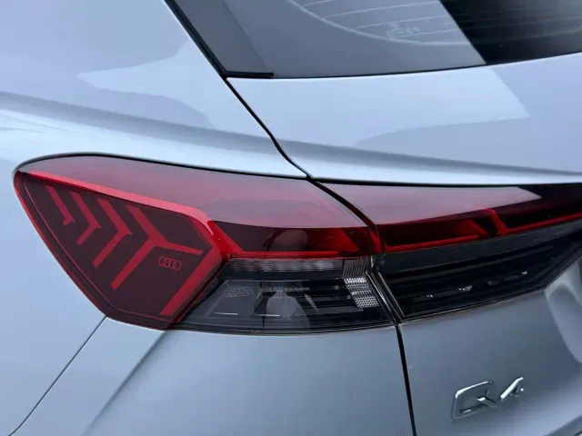 Audi Q4 e-tron — Фото автомобиля 18