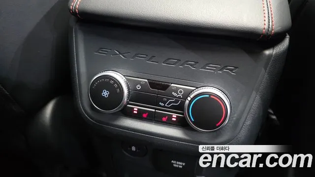 Ford Explorer — Фото автомобиля 19
