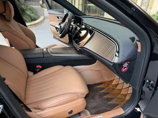 Mercedes-Benz E-Class — Фото автомобиля 6
