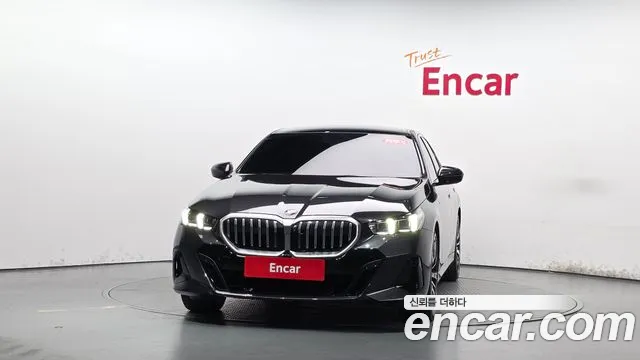 BMW 5 Series G60 — Фото автомобиля 3