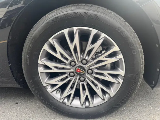 Hongqi H5 — Фото автомобиля 18