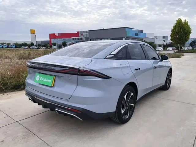 Geely Galaxy L6 — Фото автомобиля 6