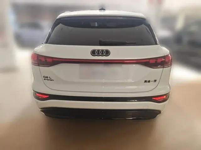 Audi Q6L e-tron — Фото автомобиля 7