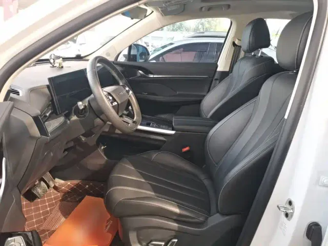 Roewe RX5 Max — Фото автомобиля 14