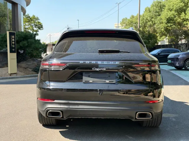 Porsche Cayenne — Фото автомобиля 18