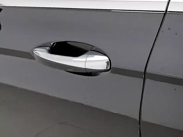 Mercedes-Benz E-Class — Фото автомобиля 18