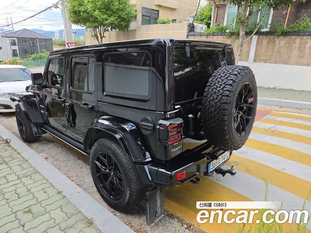 Jeep Wrangler — Фото автомобиля 4