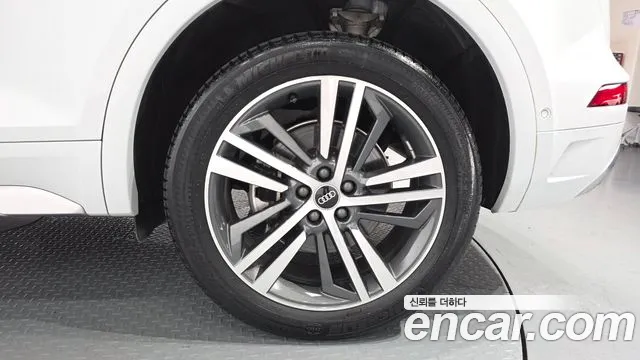 Audi Q5 45 TFSI quattro Premium — Фото автомобиля 19