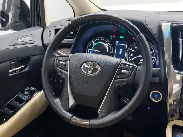 Toyota Alphard — Фото автомобиля 20
