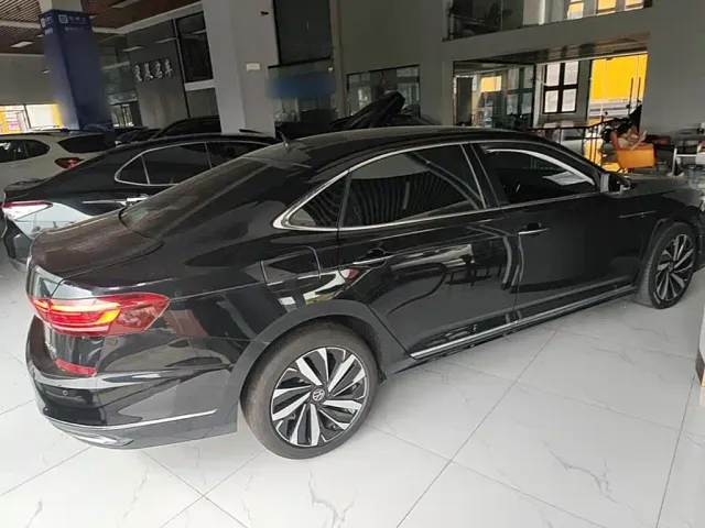 Volkswagen Passat — Фото автомобиля 6