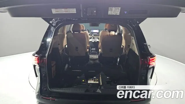 Toyota Sienna — Фото автомобиля 20