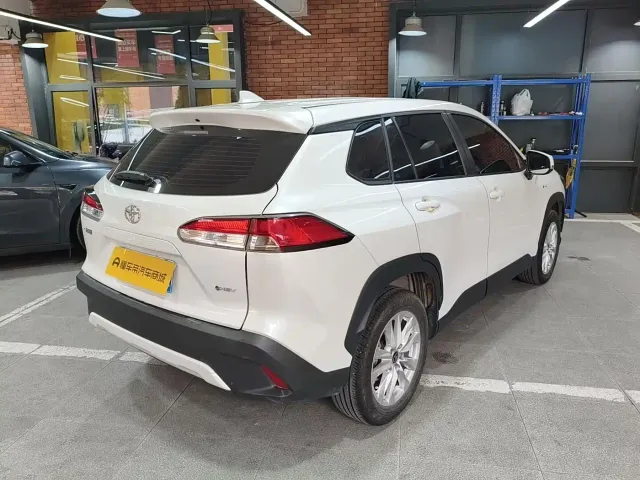 Toyota Corolla Cross — Фото автомобиля 4
