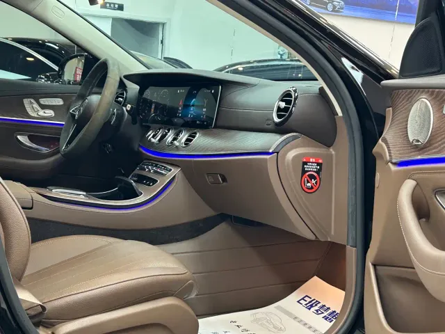 Mercedes-Benz E-Class — Фото автомобиля 18