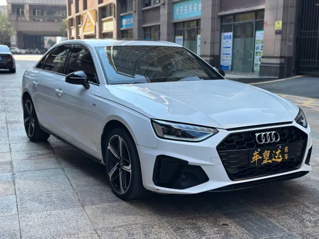 Audi A4L — Фото автомобиля 3