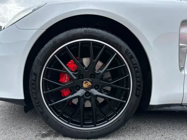Porsche Panamera — Фото автомобиля 16