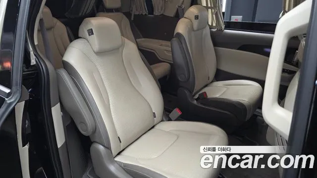 Kia Carnival Generation 4 — Фото автомобиля 18