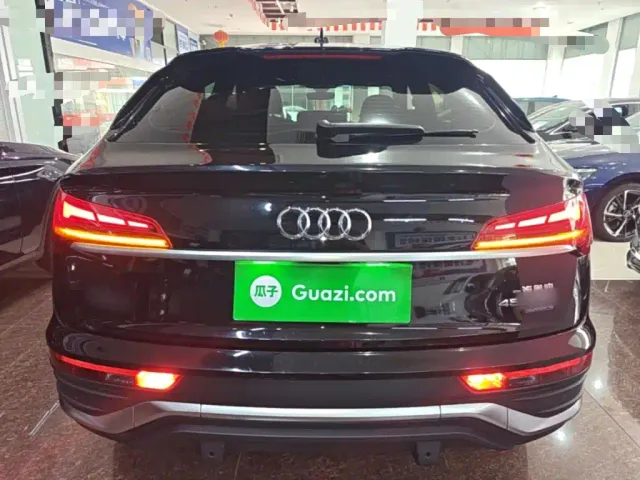Audi Q5L Sportback — Фото автомобиля 5