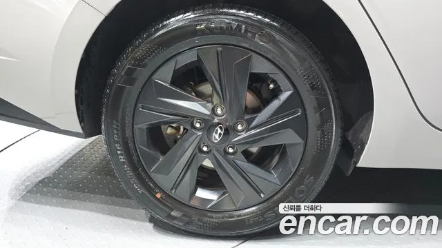 Hyundai AVANTE Avante (CN7) — Фото автомобиля 4