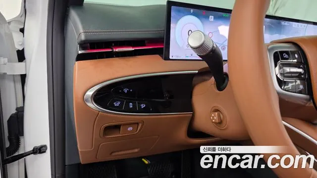 Genesis GV70 — Фото автомобиля 16