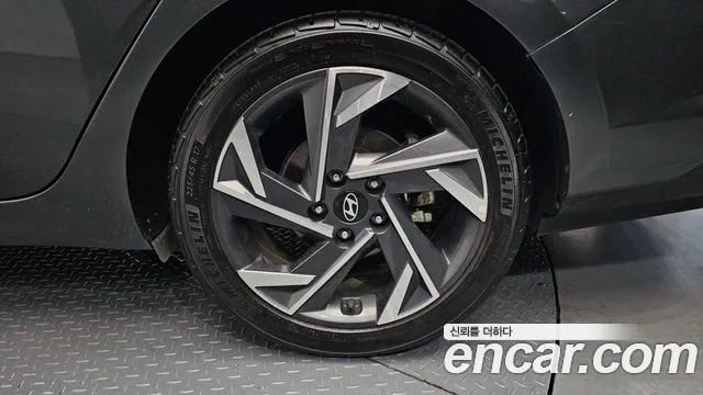 Hyundai Avante CN7 — Фото автомобиля 20