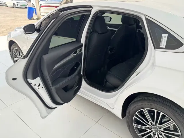 Geely Xingrui — Фото автомобиля 17