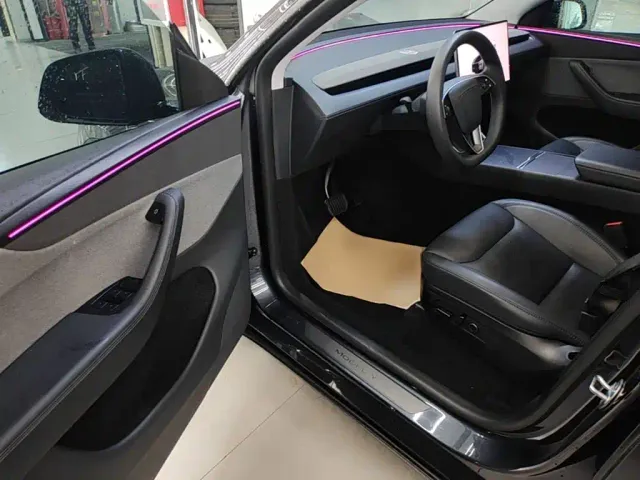 Tesla Model Y — Фото автомобиля 15