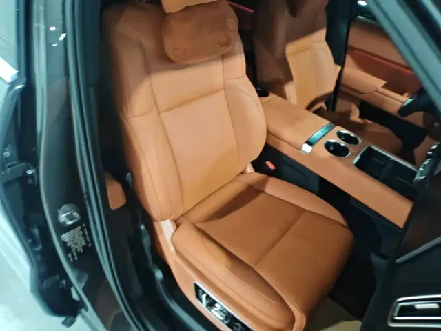 Li Auto L8 — Фото автомобиля 24